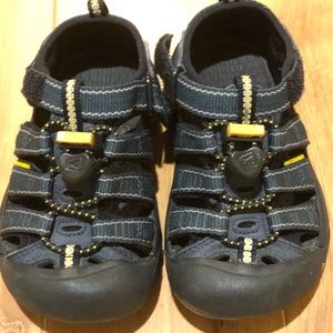 KEEN Newport sandals Toddler size 9